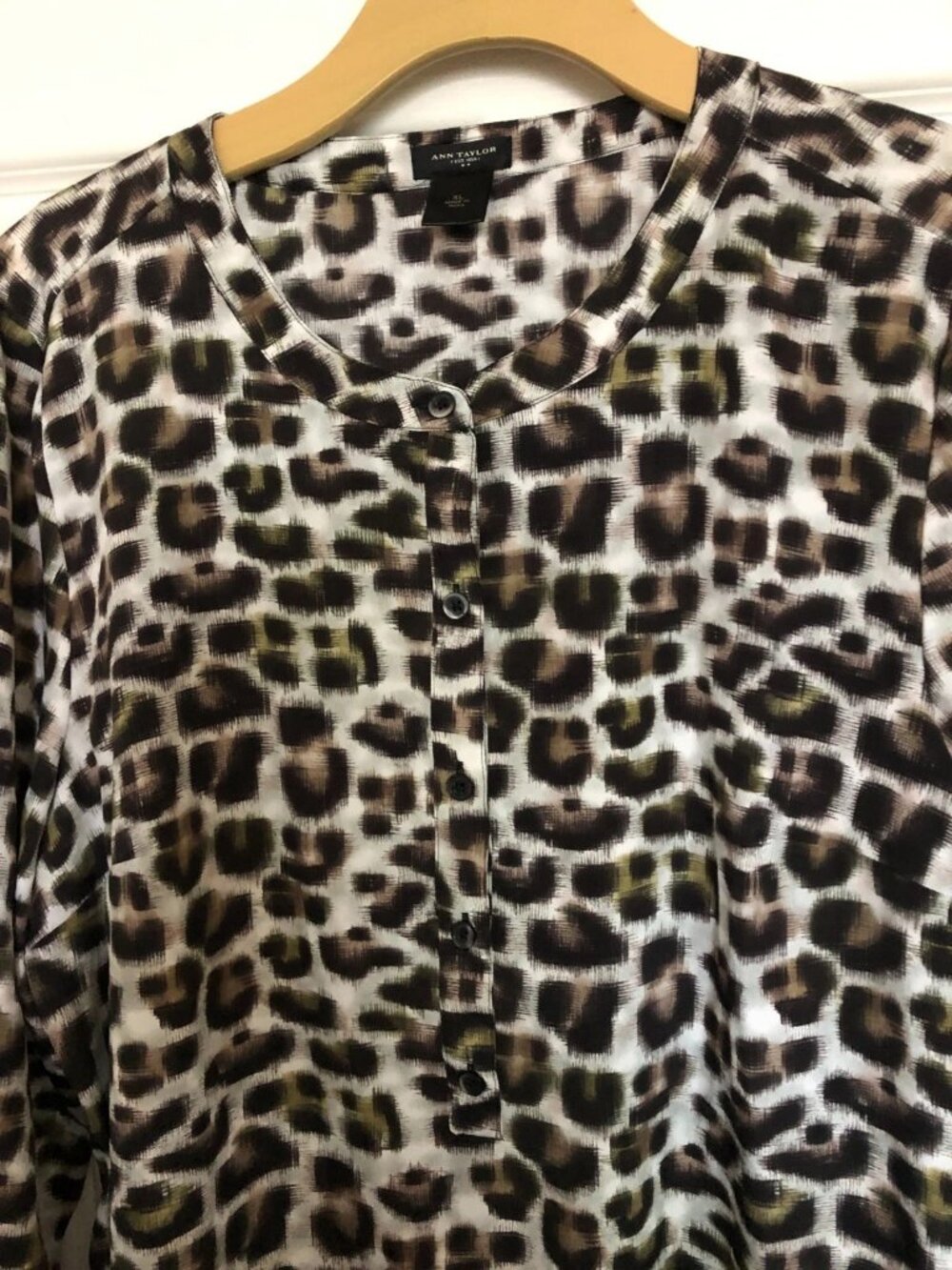 ANN TAYLOR Women's Animal Print Half Button Blouse Shirt Top Size XL